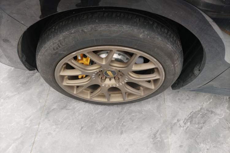 Used ORA Good Cat 2021 400km Standard Range Athena Edition Lithium-Ion Battery Left Front Wheel Hub