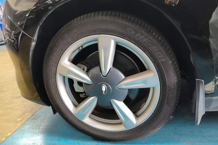 Used ORA Good Cat 2021 400km Standard Range Venus Edition Lithium Iron Phosphate Left Front Wheel Hub