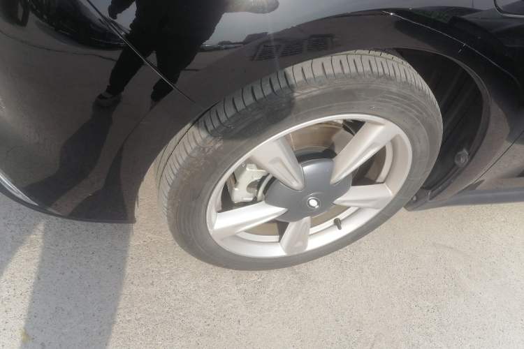 Used ORA Good Cat 2021 400km Standard Range Venus Edition Lithium Iron Phosphate Left Front Wheel Hub