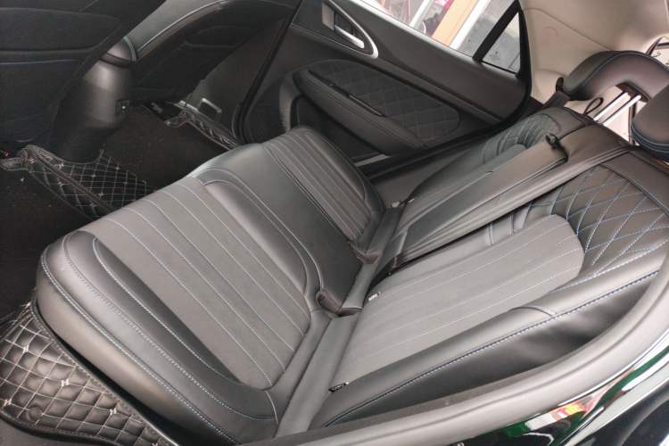 Used ORA Good Cat 2021 400km Standard Range Athena Edition Lithium-Ion Battery Left Rear Seat