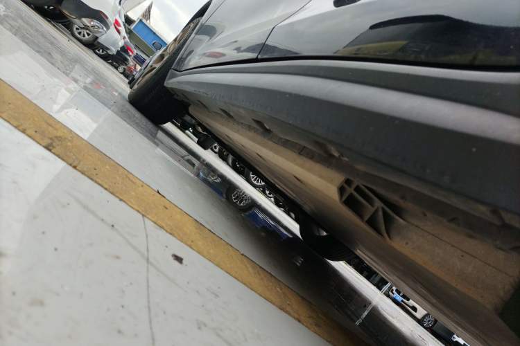 Used ORA Good Cat 2021 400km Standard Range Athena Edition Lithium-Ion Battery Left Side Sill