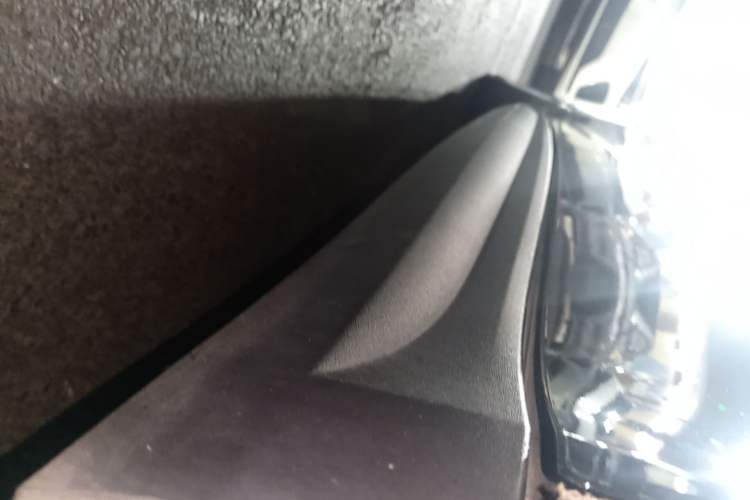 Used ORA Good Cat 2021 500km Long-Range Poseidon Edition Lithium-Ion Battery Left Side Sill