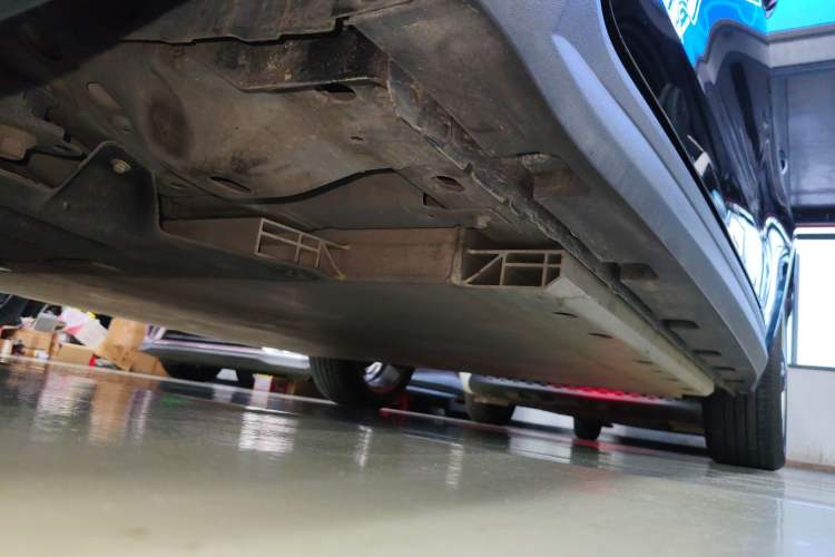 Used ORA Good Cat 2021 400km Standard Range Athena Edition Lithium-Ion Battery Left Side Sill