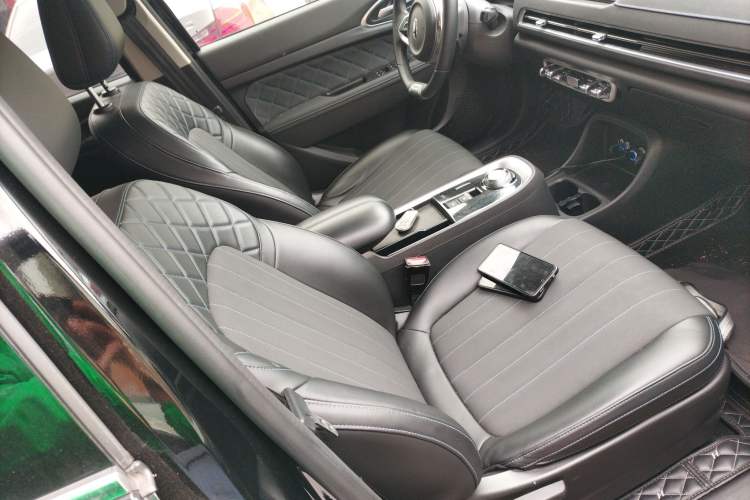 Used ORA Good Cat 2021 400km Standard Range Athena Edition Lithium-Ion Battery Right Front Seat