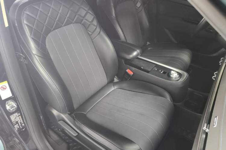 Used ORA Good Cat 2021 400km Standard Range Venus Edition Lithium Iron Phosphate Right Front Seat
