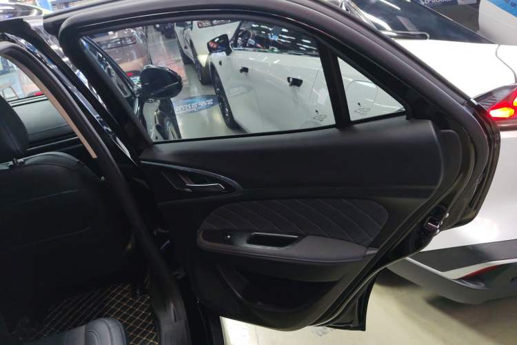 Used ORA Good Cat 2021 400km Standard Range Athena Edition Lithium-Ion Battery Right Rear Door Interior