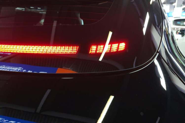Used ORA Good Cat 2021 400km Standard Range Athena Edition Lithium-Ion Battery Right Rear Taillight