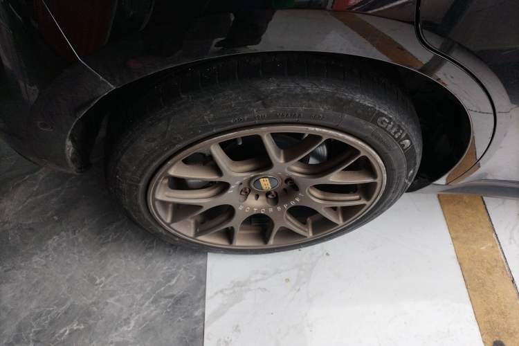 Used ORA Good Cat 2021 400km Standard Range Athena Edition Lithium-Ion Battery Right Rear Wheel Hub