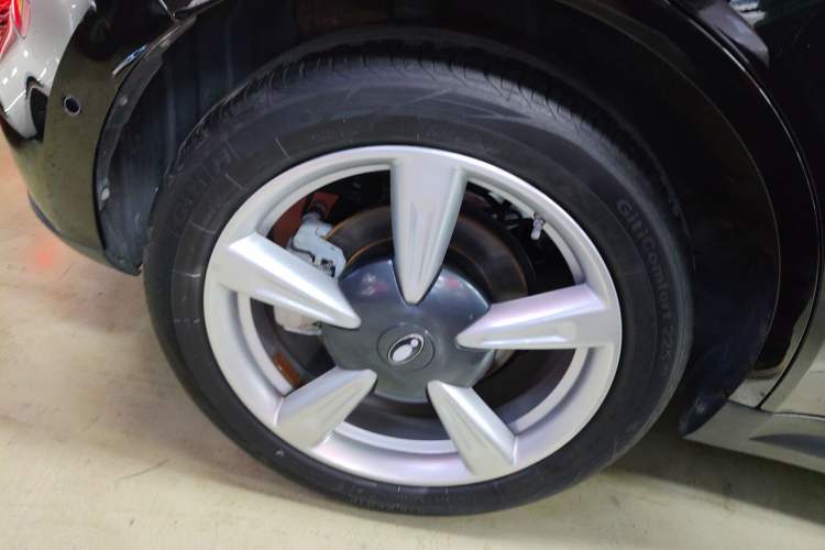 Used ORA Good Cat 2021 400km Standard Range Athena Edition Lithium-Ion Battery Right Rear Wheel Hub