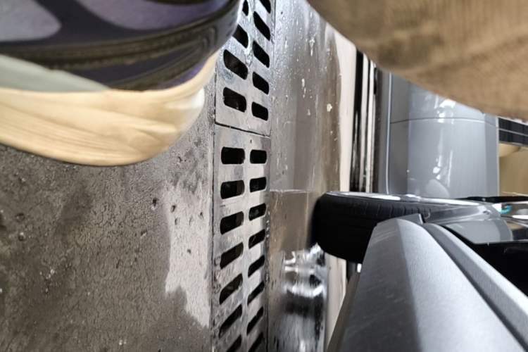Used ORA Good Cat 2021 400km Standard Range Athena Edition Lithium-Ion Battery Right Side Sill