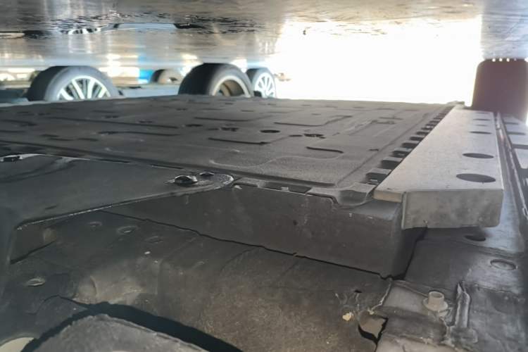 Used ORA Good Cat 2021 400km Standard Range Venus Edition Lithium Iron Phosphate Right Side Sill