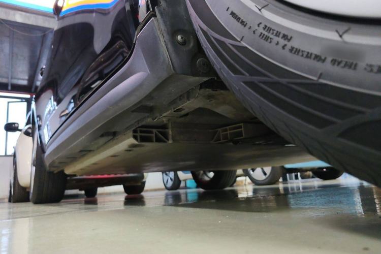 Used ORA Good Cat 2021 400km Standard Range Athena Edition Lithium-Ion Battery Right Side Sill