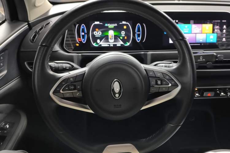 Used ORA Good Cat 2021 400km Standard Range Venus Edition Lithium Iron Phosphate Steering Wheel