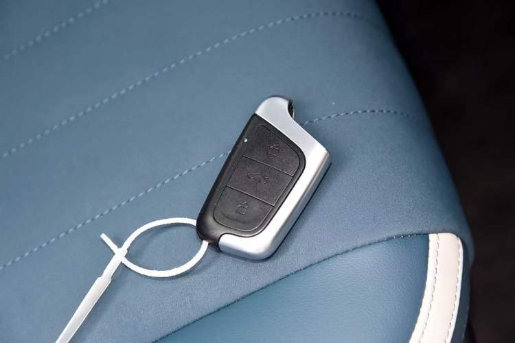 Used ORA Good Cat 2021 500km Long-Range Poseidon Edition Lithium-Ion Battery Vehicle Key
