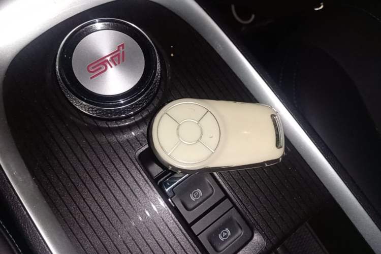 Used ORA Good Cat 2021 500km Long-Range Poseidon Edition Lithium-Ion Battery Vehicle Key