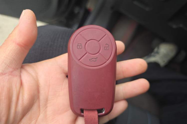 Used ORA Good Cat 2021 400km Standard Range Venus Edition Lithium Iron Phosphate Vehicle Key