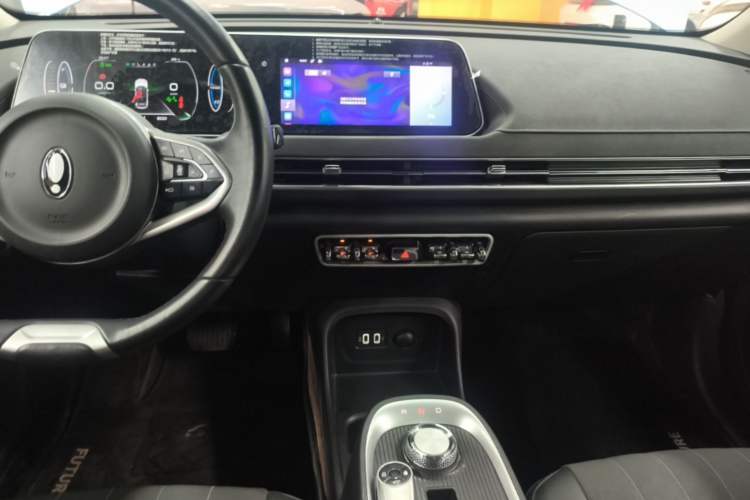 Used ORA Good Cat 2021 400km Standard Range Venus Edition Lithium-Ion Battery Audio And AC Panel