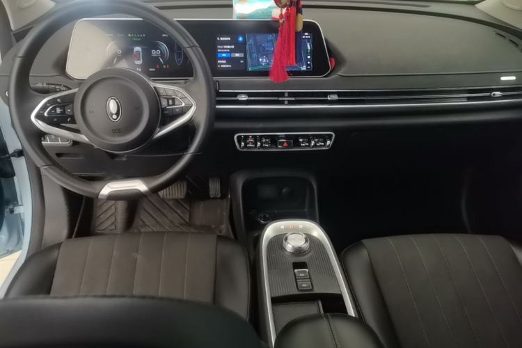 Used ORA Good Cat 2021 400km Standard Range Venus Edition Lithium-Ion Battery Center Console