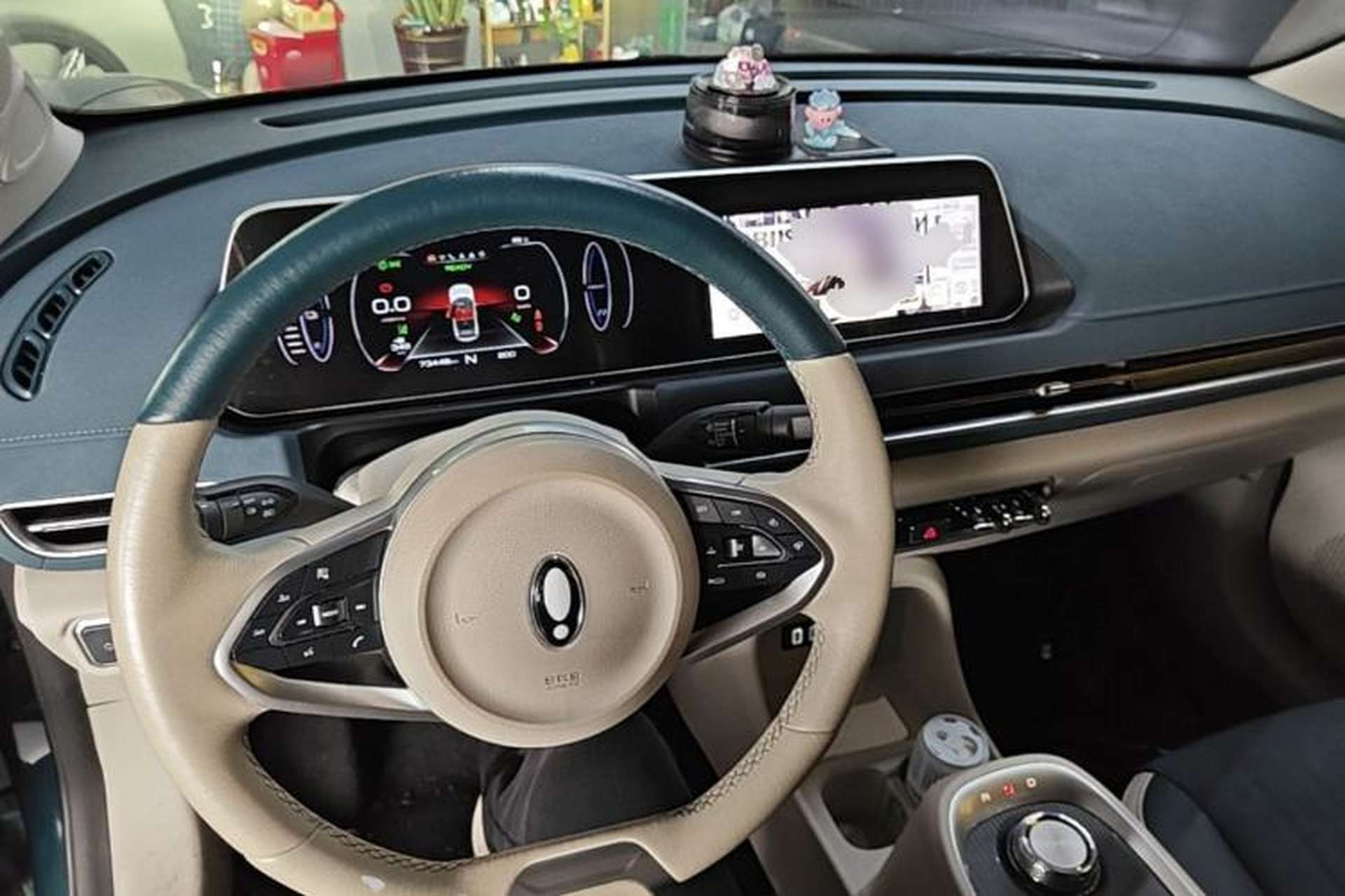 Used ORA Good Cat 2021 400km Standard Range Venus Edition Lithium Iron Phosphate Center Console