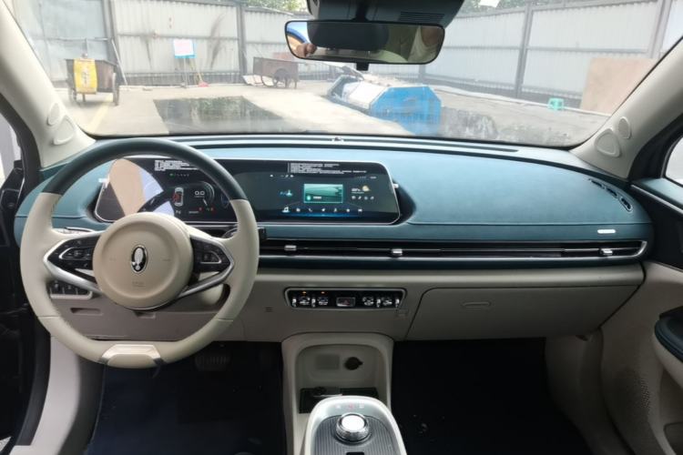 Used ORA Good Cat 2021 400km Standard Range Venus Edition Lithium Iron Phosphate Center Console