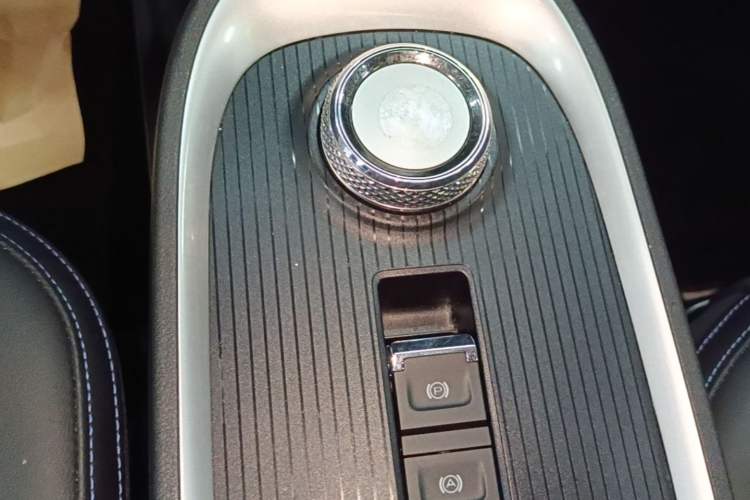 Used ORA Good Cat 2021 400km Standard Range Venus Edition Lithium-Ion Battery Gear Lever