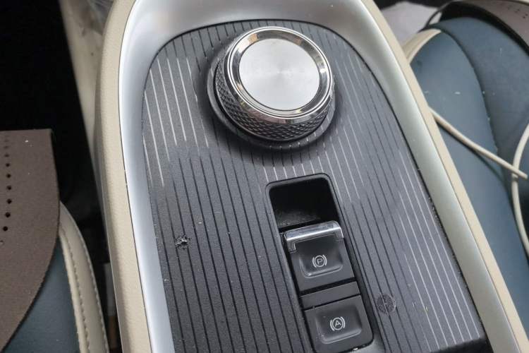 Used ORA Good Cat 2021 500km Long-Range Poseidon Edition Lithium-Ion Battery Gear Lever