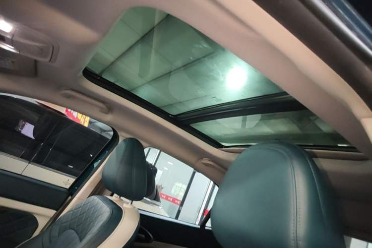 Used ORA Good Cat 2021 400km Standard Range Venus Edition Lithium-Ion Battery Headliner