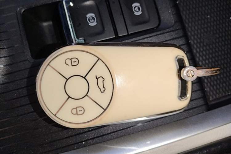 Used ORA Good Cat 2021 400km Standard Range Athena Edition Lithium-Ion Battery Interior 1