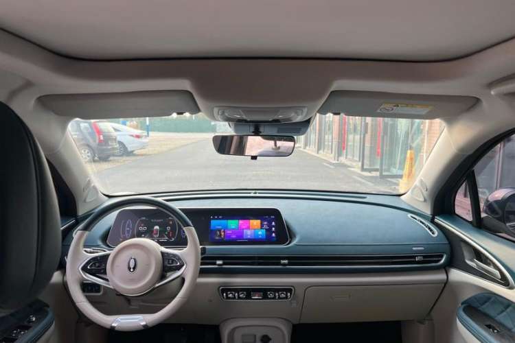 Used ORA Good Cat 2021 400km Standard Range Venus Edition Lithium-Ion Battery Interior 1