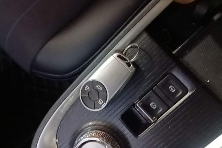 Used ORA Good Cat 2021 400km Standard Range Venus Edition Lithium Iron Phosphate Interior 1
