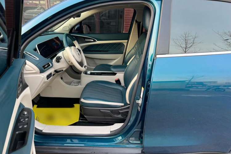 Used ORA Good Cat 2021 400km Standard Range Venus Edition Lithium-Ion Battery Interior 2