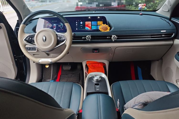 Used ORA Good Cat 2021 400km Standard Range Venus Edition Lithium-Ion Battery Interior 2