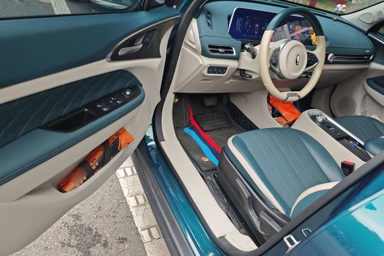 Used ORA Good Cat 2021 400km Standard Range Venus Edition Lithium-Ion Battery Interior 3