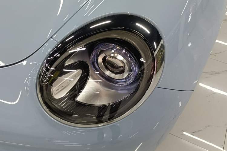 Used ORA Good Cat 2021 400km Standard Range Venus Edition Lithium-Ion Battery Left Front Headlight