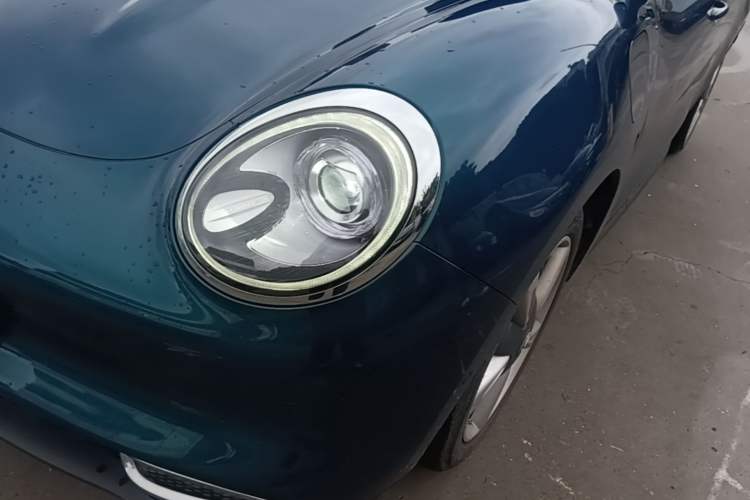 Used ORA Good Cat 2021 500km Long-Range Poseidon Edition Lithium-Ion Battery Left Front Headlight