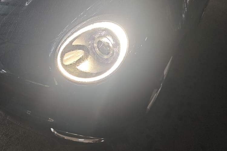 Used ORA Good Cat 2021 400km Standard Range Venus Edition Lithium-Ion Battery Left Front Headlight