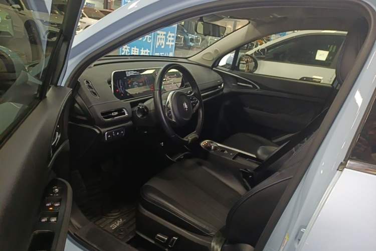 Used ORA Good Cat 2021 400km Standard Range Venus Edition Lithium Iron Phosphate Left Front Seat