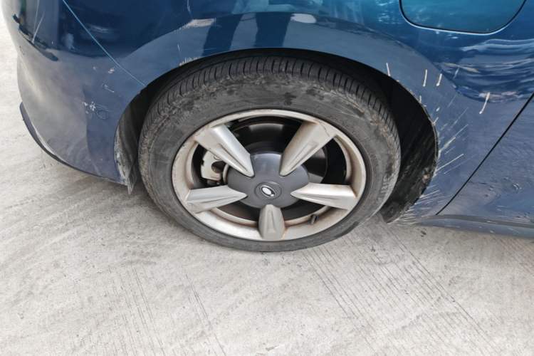 Used ORA Good Cat 2021 400km Standard Range Athena Edition Lithium Iron Phosphate Left Front Wheel Hub