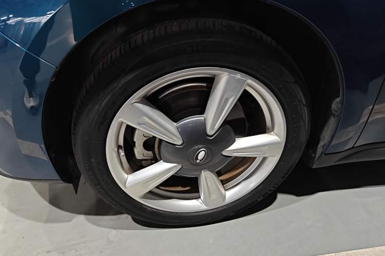 Used ORA Good Cat 2021 400km Standard Range Venus Edition Lithium Iron Phosphate Left Front Wheel Hub