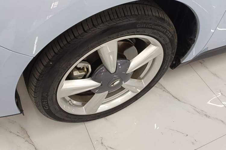 Used ORA Good Cat 2021 400km Standard Range Venus Edition Lithium-Ion Battery Left Front Wheel Hub