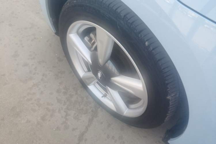 Used ORA Good Cat 2021 400km Standard Range Athena Edition Lithium Iron Phosphate Left Front Wheel Hub