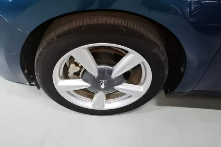 Used ORA Good Cat 2021 400km Standard Range Athena Edition Lithium-Ion Battery Left Front Wheel Hub