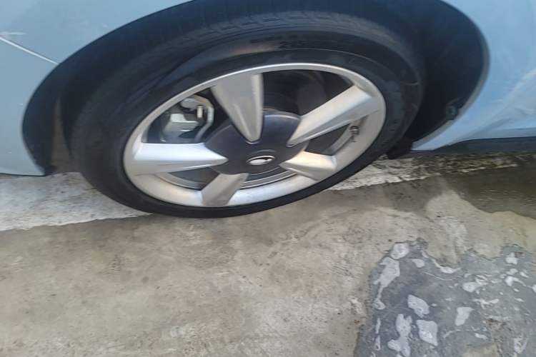 Used ORA Good Cat 2021 400km Standard Range Venus Edition Lithium Iron Phosphate Left Front Wheel Hub