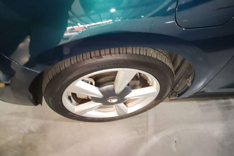 Used ORA Good Cat 2021 400km Standard Range Venus Edition Lithium-Ion Battery Left Front Wheel Hub