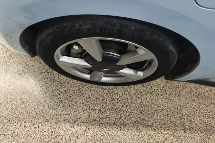 Used ORA Good Cat 2021 400km Standard Range Venus Edition Lithium-Ion Battery Left Front Wheel Hub