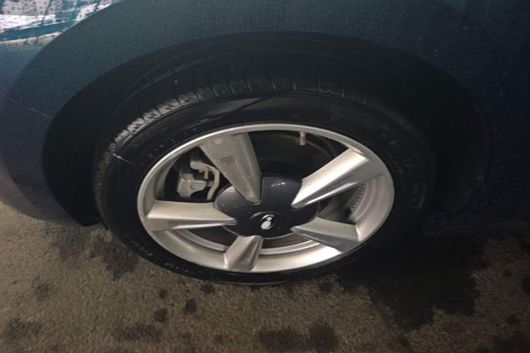 Used ORA Good Cat 2021 400km Standard Range Venus Edition Lithium-Ion Battery Left Front Wheel Hub
