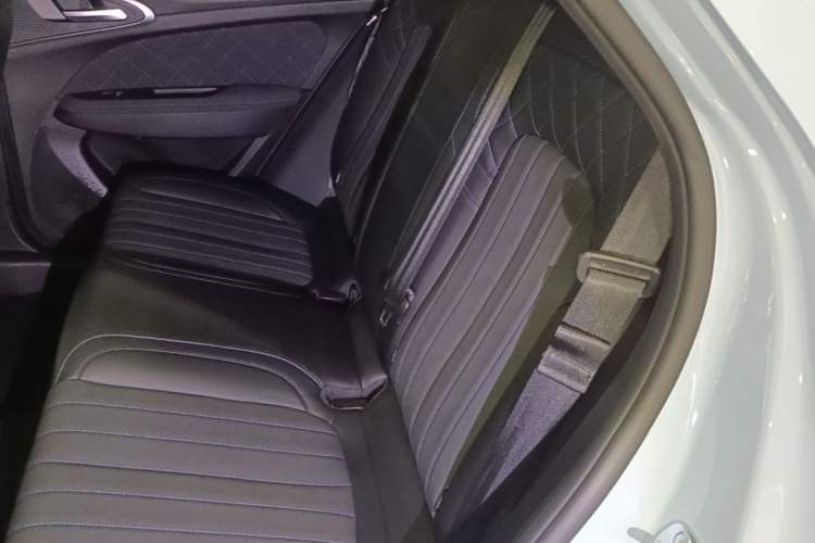 Used ORA Good Cat 2021 400km Standard Range Venus Edition Lithium-Ion Battery Left Rear Seat