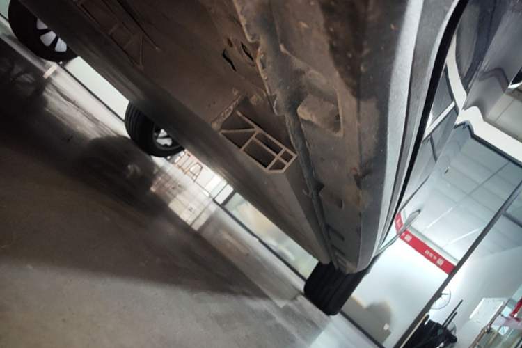 Used ORA Good Cat 2021 400km Standard Range Venus Edition Lithium-Ion Battery Left Side Sill