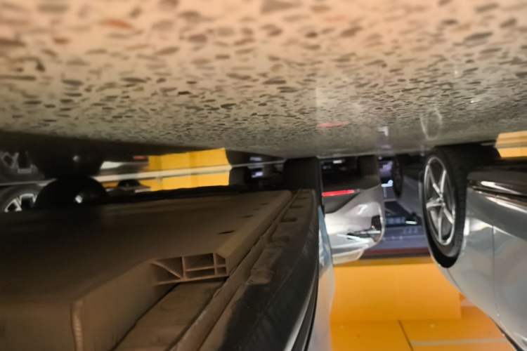 Used ORA Good Cat 2021 400km Standard Range Venus Edition Lithium-Ion Battery Left Side Sill
