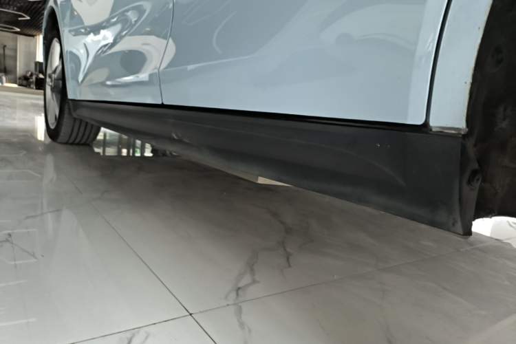 Used ORA Good Cat 2021 400km Standard Range Athena Edition Lithium Iron Phosphate Left Side Sill
